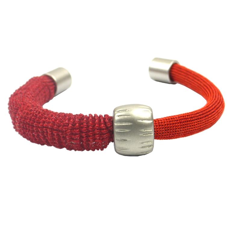 Viskose-Perlon-Armband mit Element aus Kunstharz, orange/kirschrot