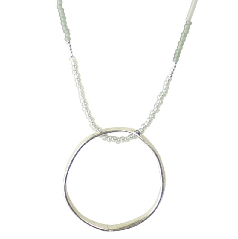 Kautschukperlenkette mit Ring, grau-hellgrau-silber